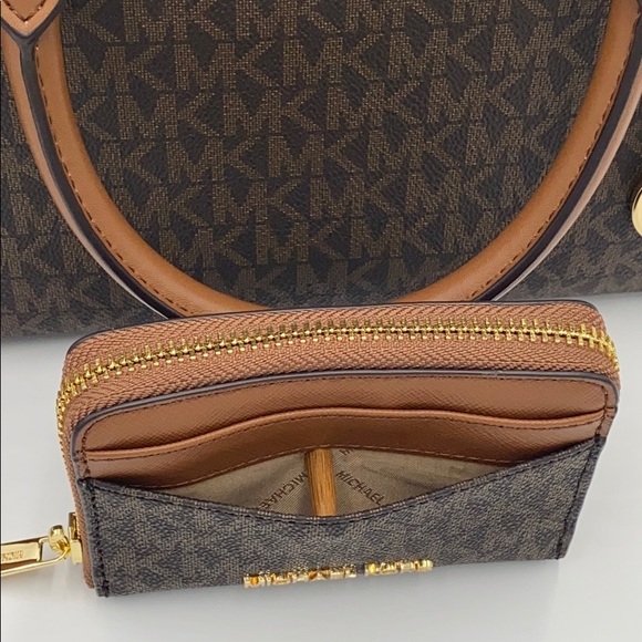 MICHAEL KORS HOPE MD MESSENGER & MD ZA CARD CASE - Picture 13 of 16